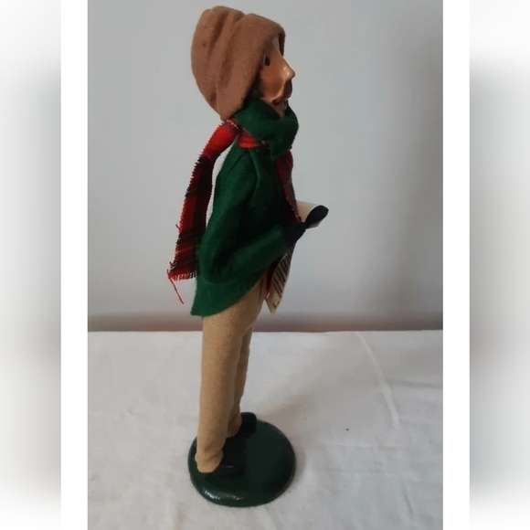 BYERS' CHOICE LTD. 1986 CHRISTMAS CAROLER sheet Music man plaid scarf tan pants - Picture 5 of 9